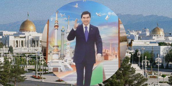 Портрет Бердымухамедова на фоне Ашхабада, коллаж