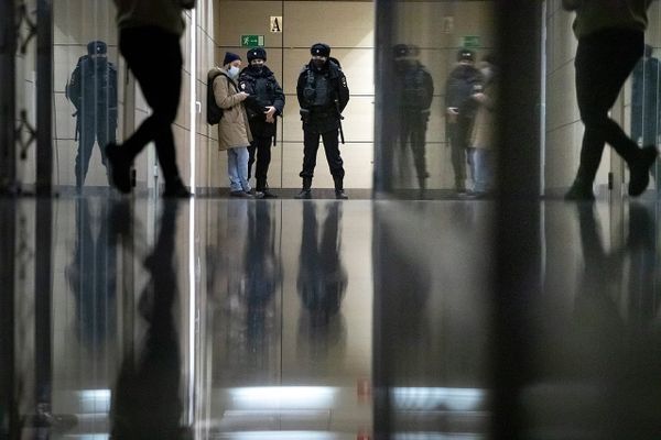 Я остаюсь в России и боюсь преследования силовиков. К этому можно подготовиться?