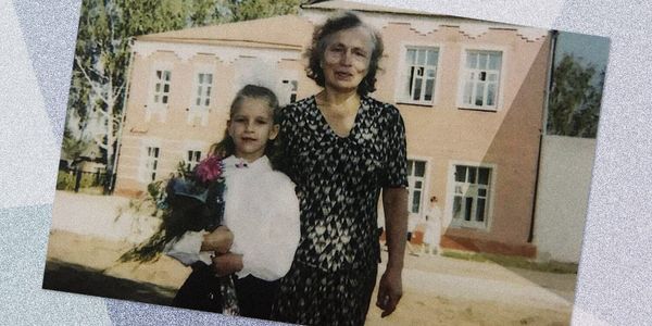 Юлия Буйских, справа, с внучкой