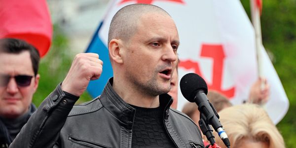Сергей Удальцов у микрофона