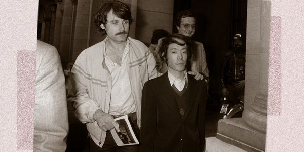 Иссэй Сагава в наручниках вскоре после убийства.