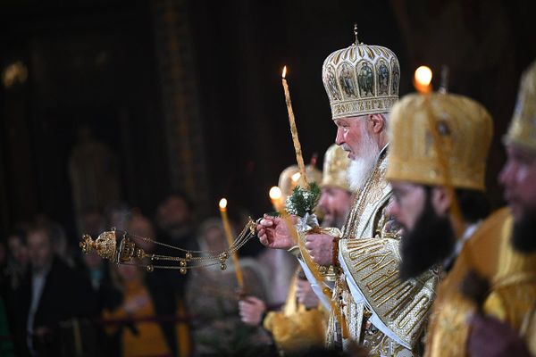 «Мне, пожалуйста, частичку святителя Николая и креста Господня. Оплата по карте»