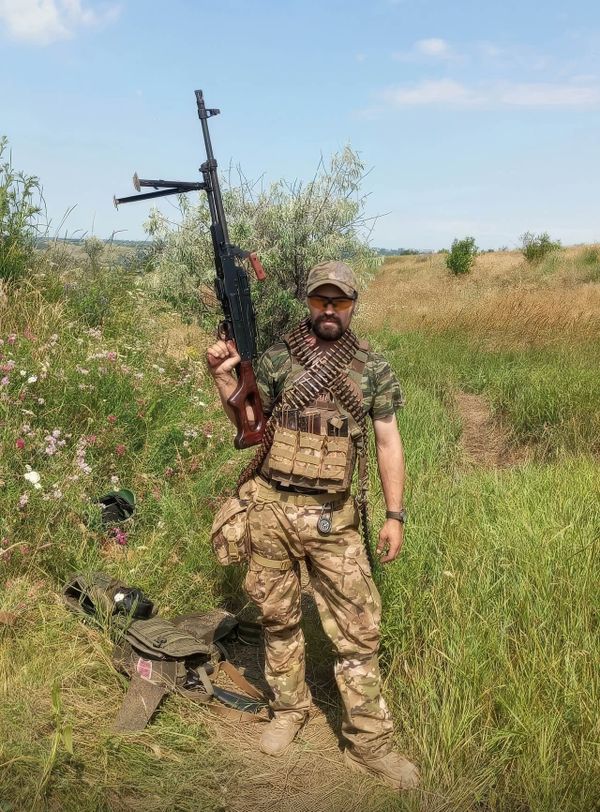 Педофил и убийца учит детей патриотизму