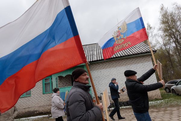 Вымирающее российское село превратилось в одну большую семью