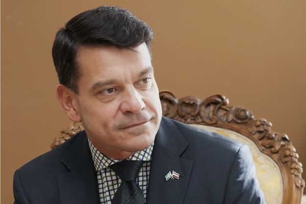 Советник по нацбезопасности забыл секретные данные у всех на виду