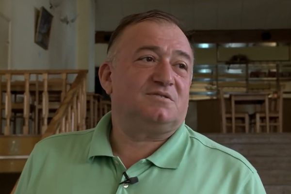 Армянский пловец спас 20 человек из утонувшего троллейбуса