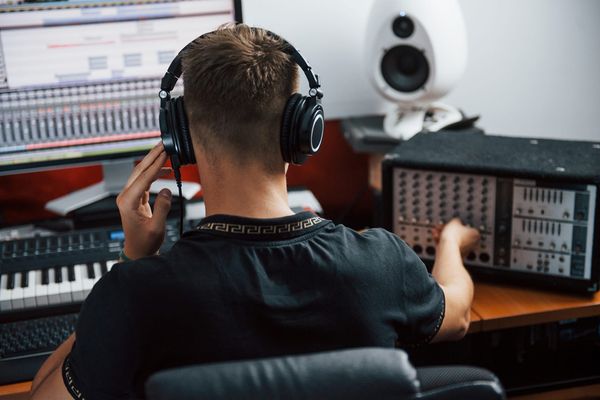 Наркодилеры обманули алгоритмы Spotify