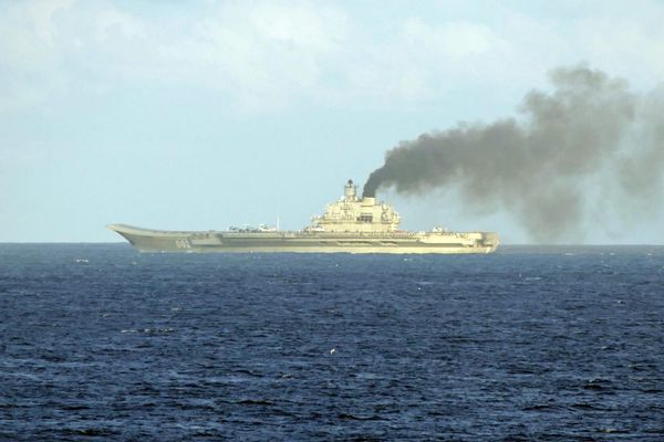 Флагман российского флота могут распилить на металлолом
