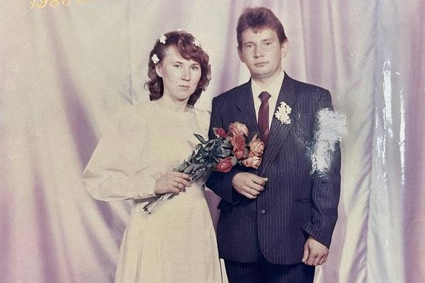 Мои родители глухие и я долго их стеснялась