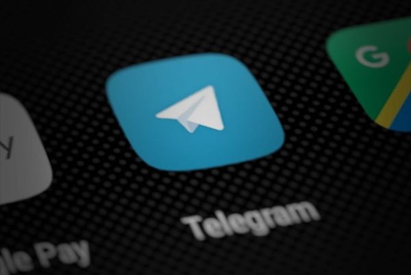 Власти сообщили о начале блокировки WhatsApp и Telegram