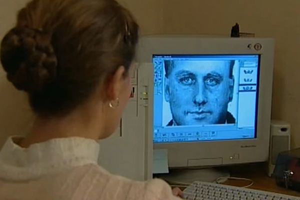 Из рук в руки