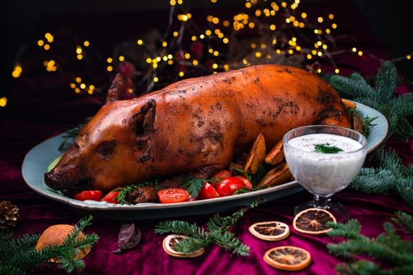 Молочный поросенок и медовуха