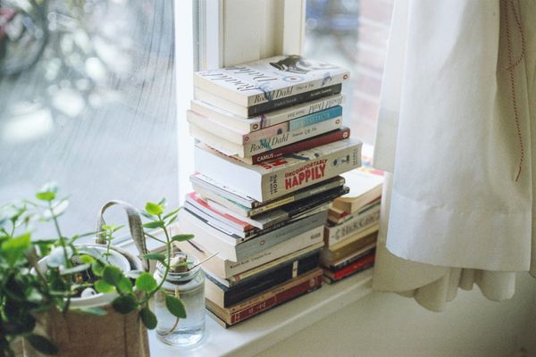 Поколение Альфа предпочло смартфонам бумажные книги
