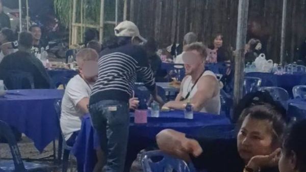 Туристы приняли поминки в Таиланде за шведский стол