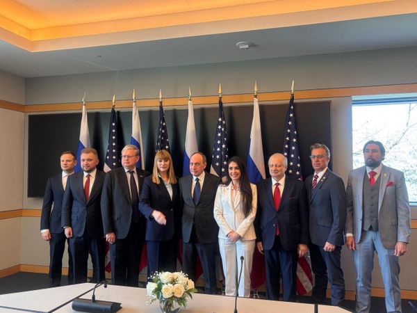 Депутаты Госдумы встретились с адептом НЛО в США