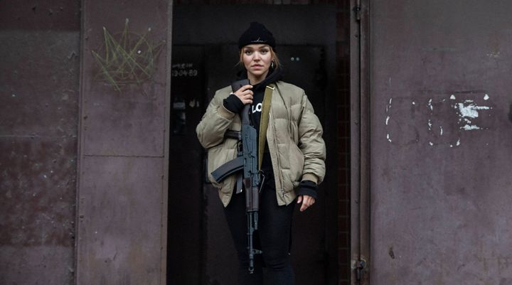 «Командир спросил: “Знаешь таких же боевых женщин, как ты? С яйцами больше, чем у мужчин?”»