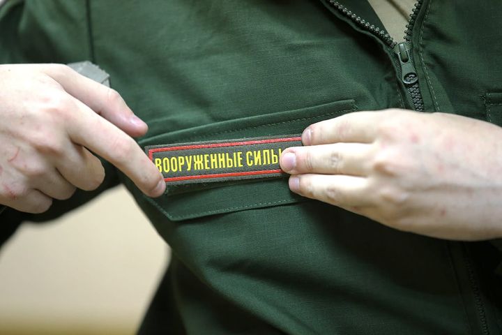 Сделайте доверенность, найдите юриста, не ходите в военкомат