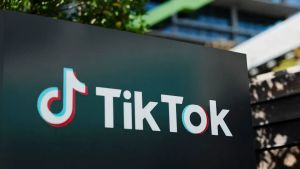 Американский TikTok «сломался» — и теперь его обвиняют в цензуре