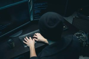 Китай хочет запретить выезд киберпреступникам даже после тюрьмы