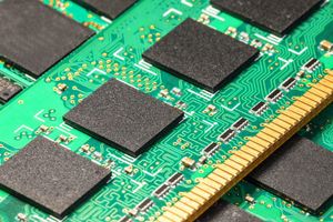 Samsung, Micron и SK Hynix обвинили в искусственном дефиците оперативной памяти