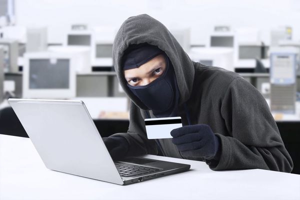 Банки РФ смогут блокировать переводы, если на вашем телефоне найдут вирус