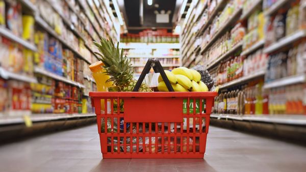 Хакеры испортили продукты в сотнях супермаркетов Франции