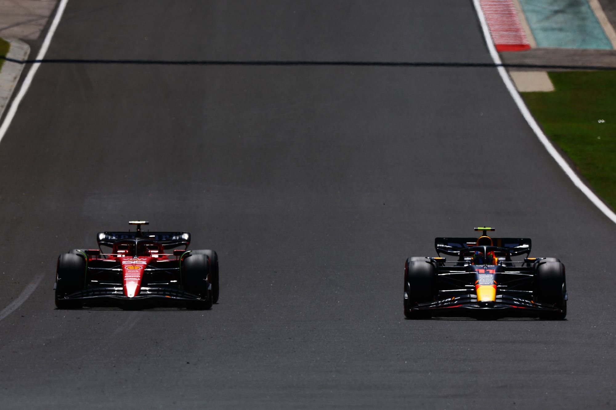 Carlos Sainz, Ferrari, Sergio Perez, Red Bull, F1