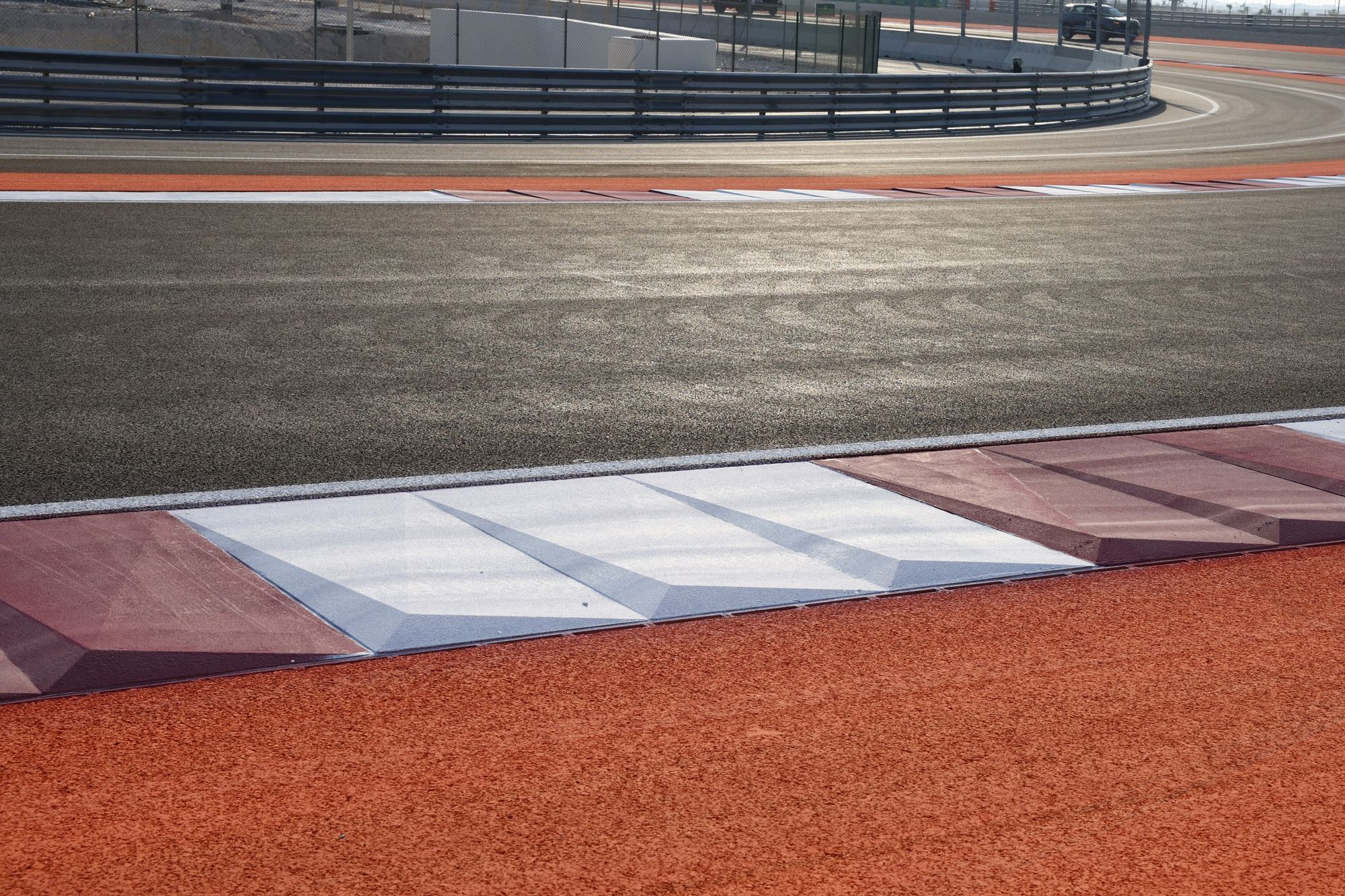 Qatar GP kerbs, F1