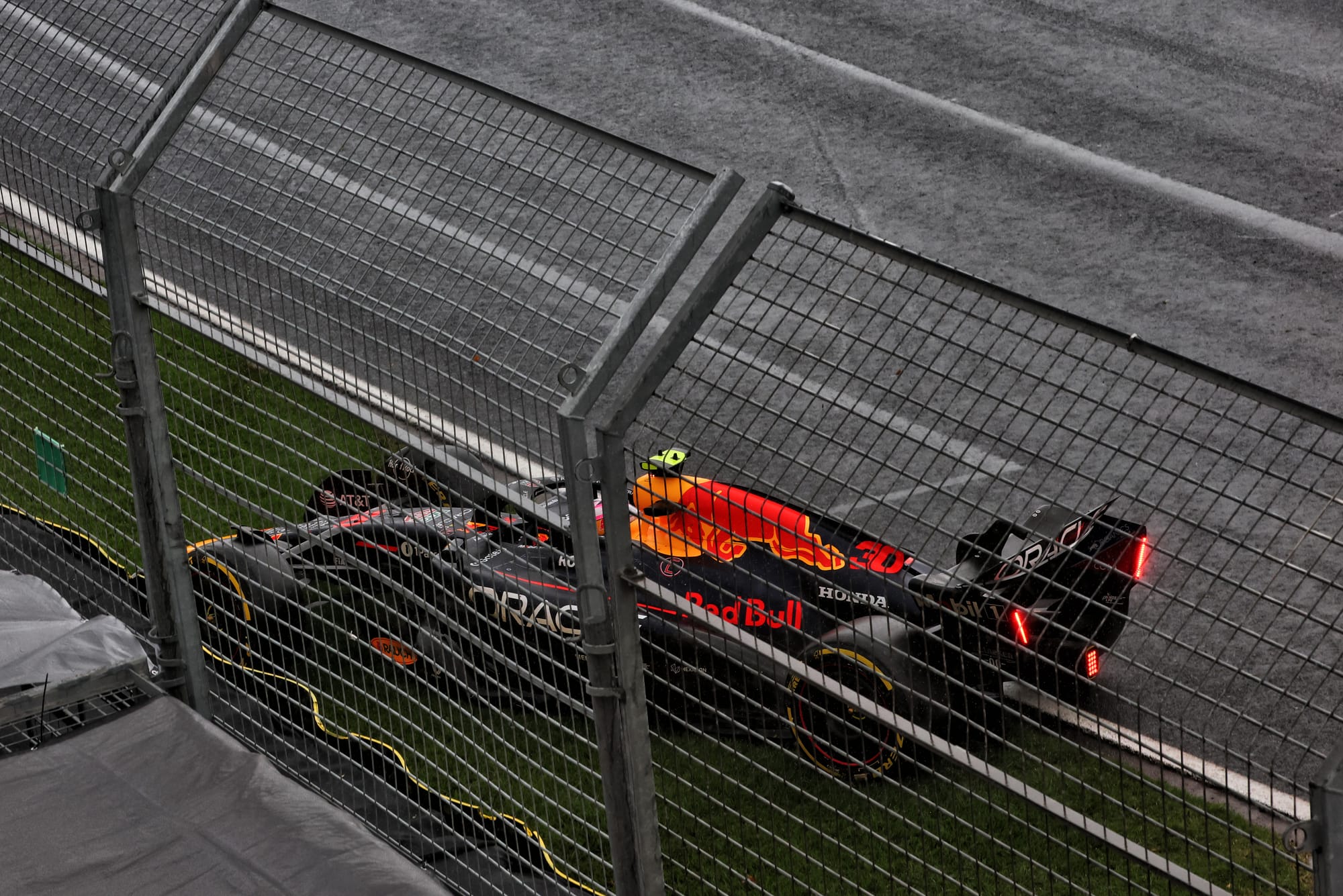 Liam Lawson crash Australian Grand Prix 2025
