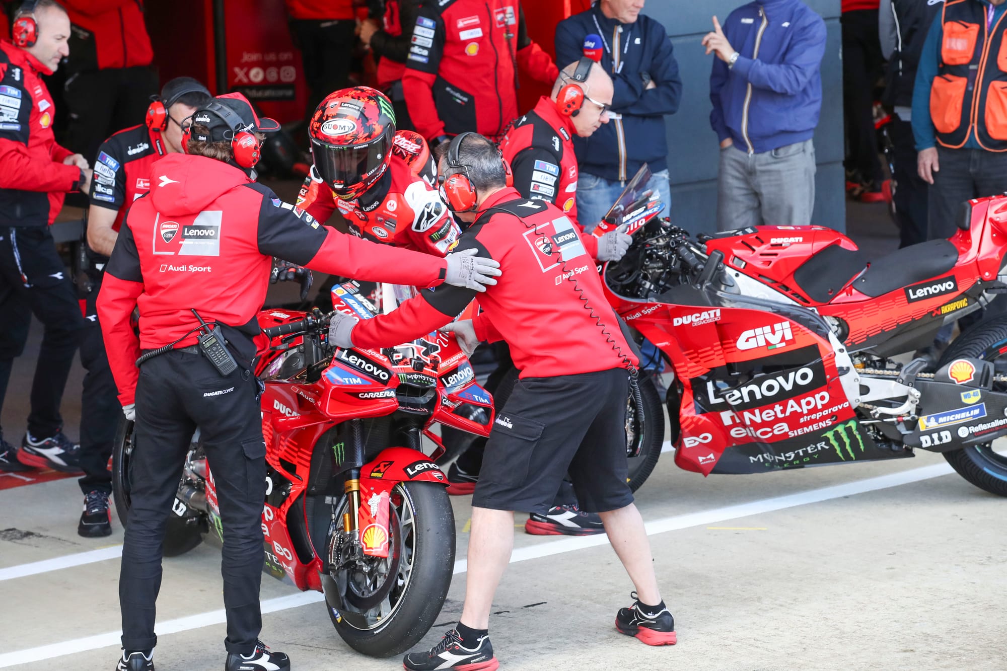 Pecco Bagnaia Ducati MotoGP pit 2025