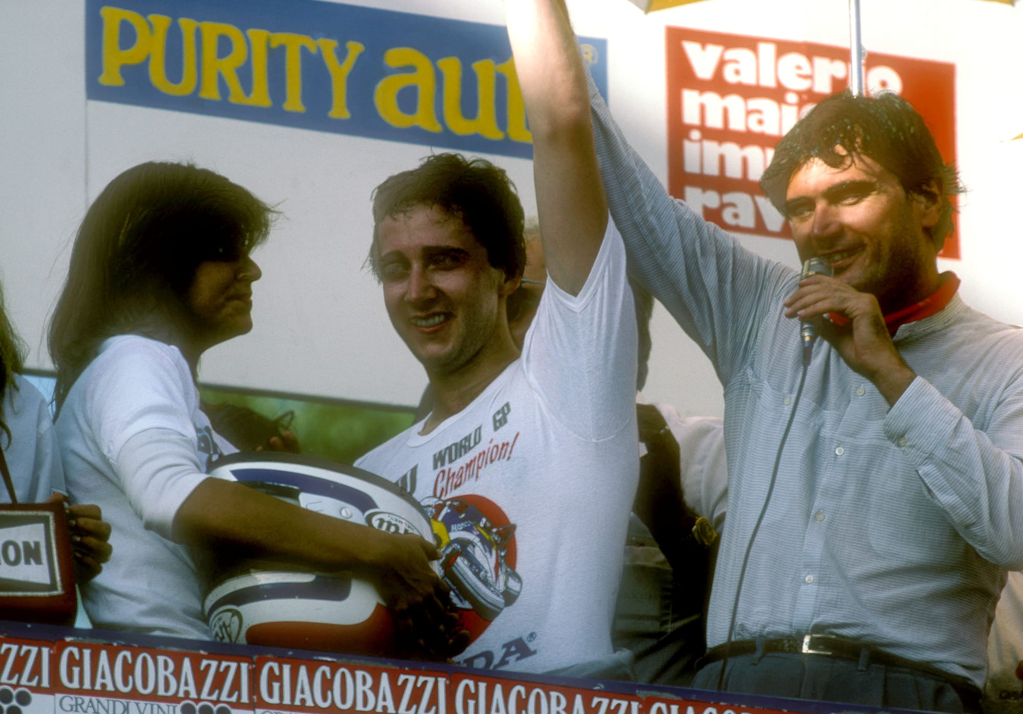 Freddie Spencer wins the 1983 500cc title