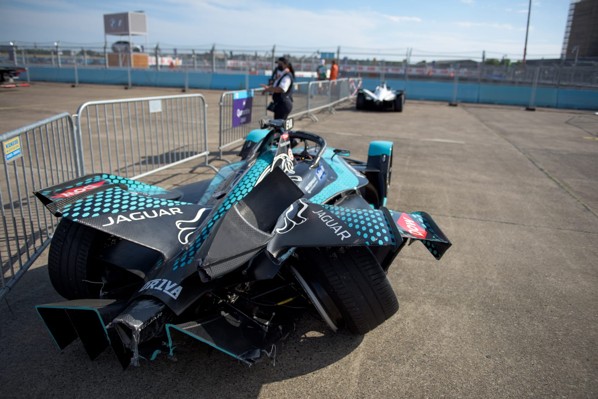 Mitch Evans, Jaguar with damage, Berlin Formula E 2021