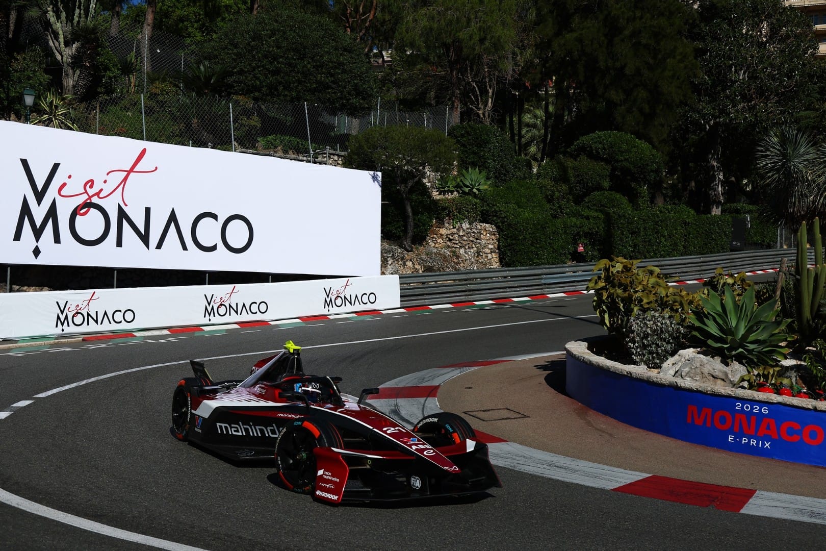 First Formula E win in years for De Vries and Mahindra