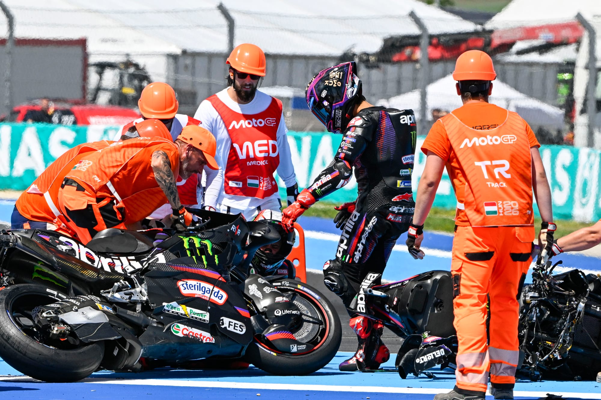 Marquez beats Acosta to victory as Aprilia's title rivals collide