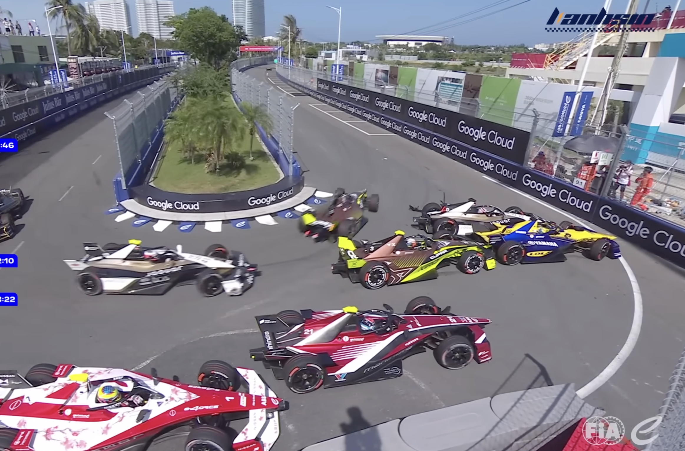 Weird red flag and penalties leave Formula E paddock baffled