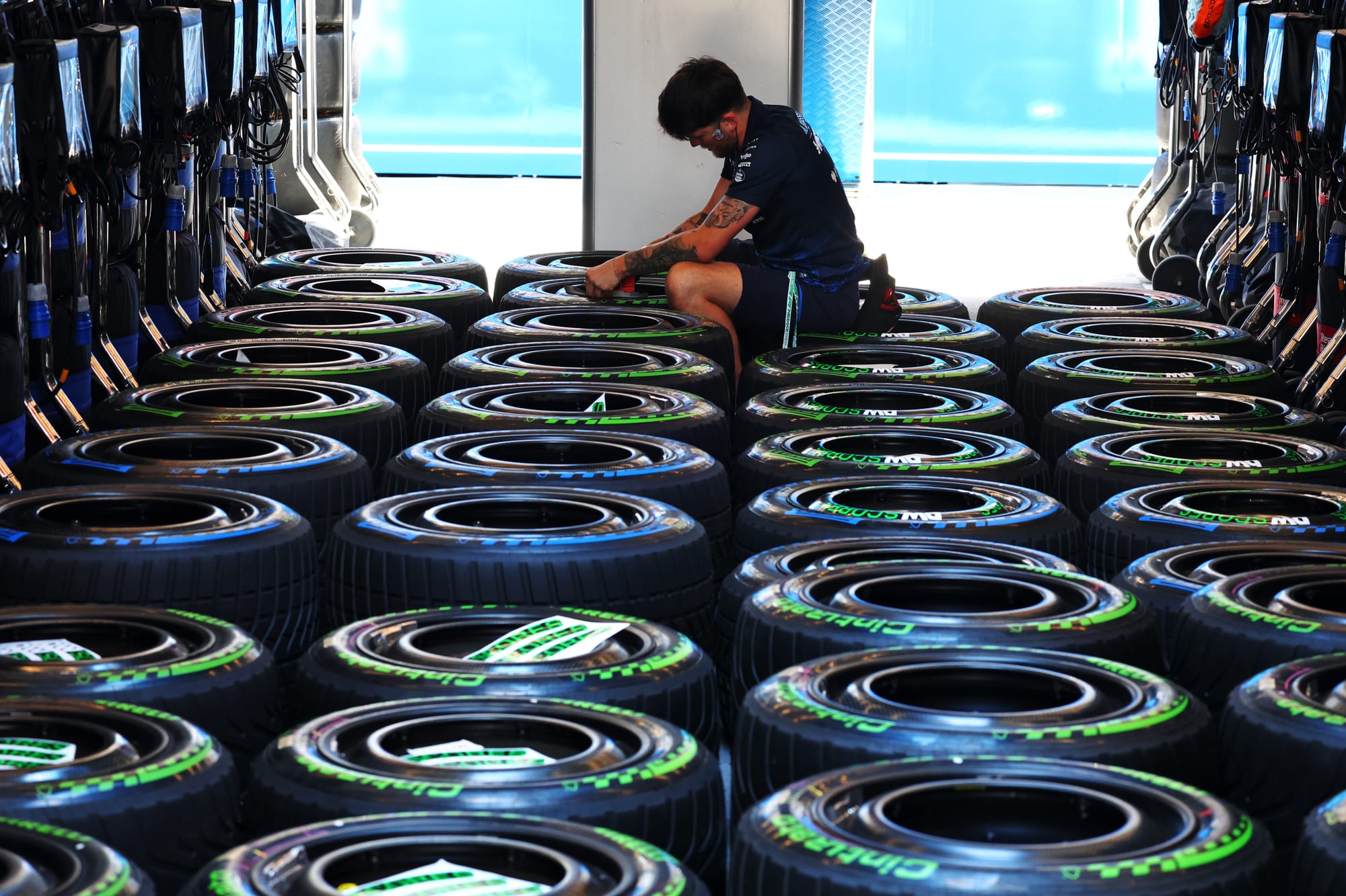 F1's deal with Pirelli extended