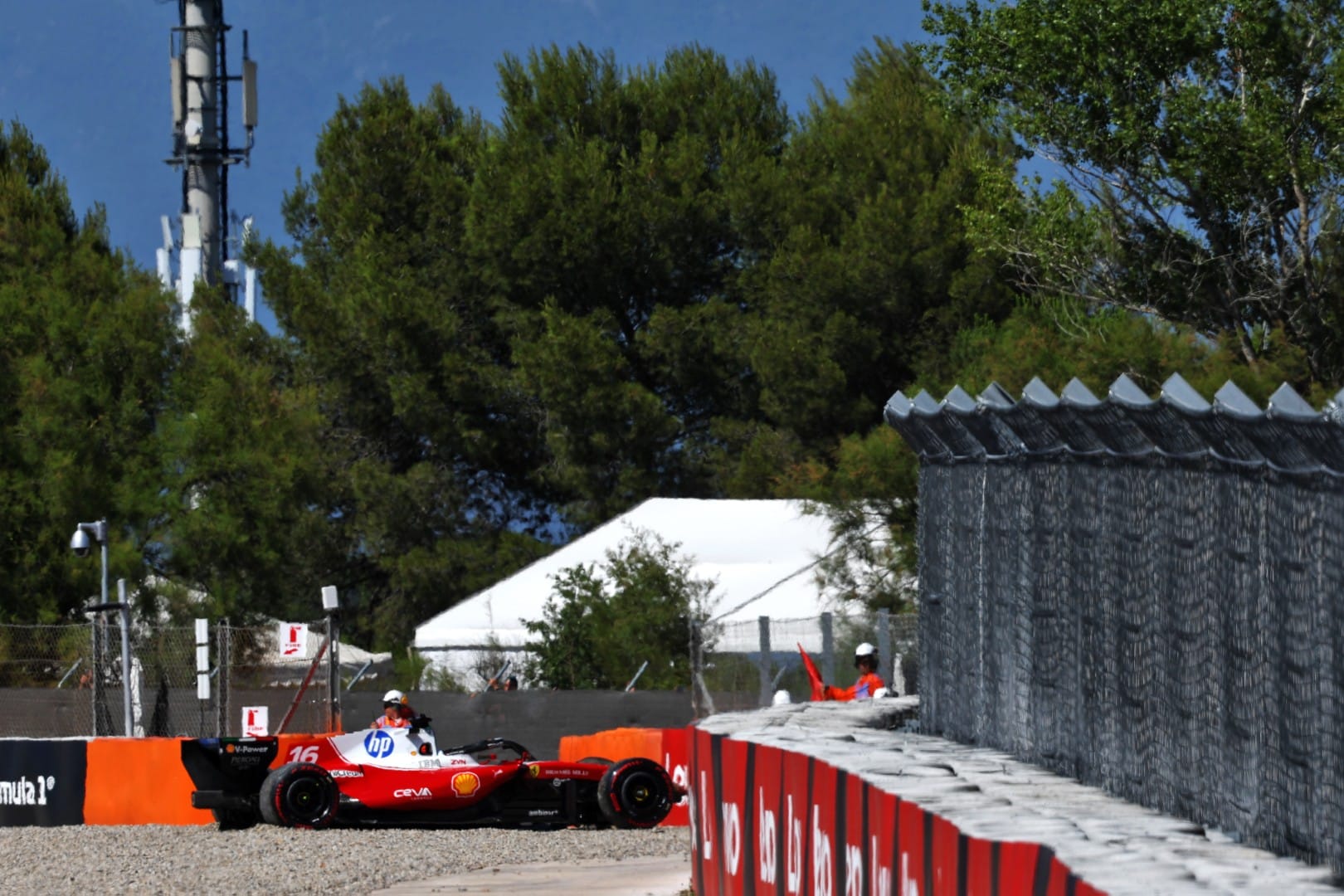 Why Leclerc's 'ashamed' of Barcelona F1 qualifying crash