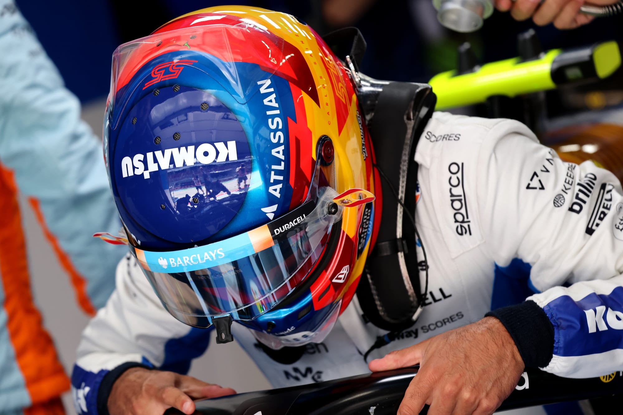 Williams convinces Sainz to sign multi-year extension