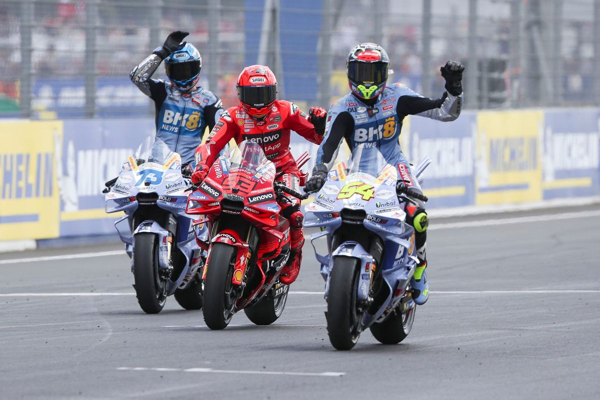 Marc Marquez still undefeated in 2025 MotoGP sprints, Bagnaia crashes