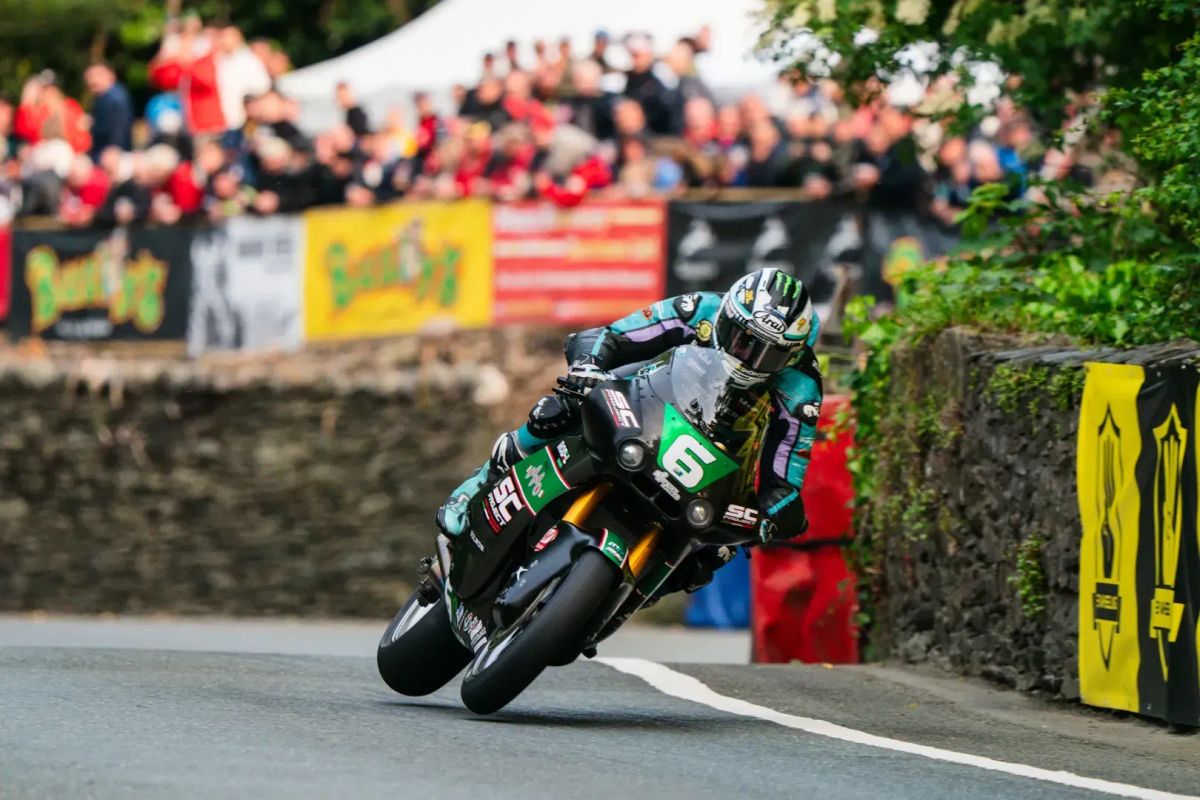 Dunlop breaks TT podium record with win 31