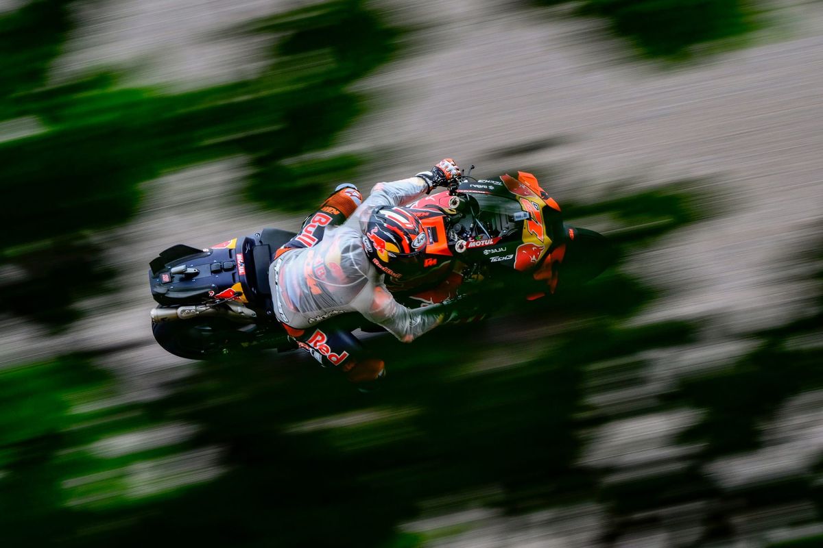 Vinales out of MotoGP race due to injury for first time