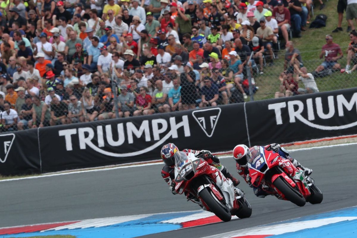 Somkiat Chantra and Aleix Espargaro, MotoGP