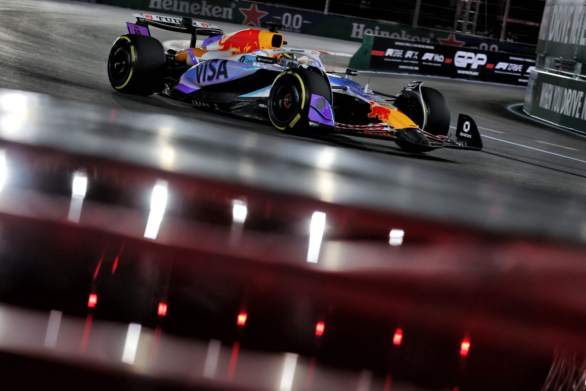 Second F1 practice in Vegas twice stopped by drain cover concern