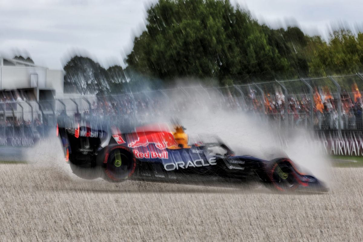 Verstappen crash causes early red flag in first F1 2026 qualifying