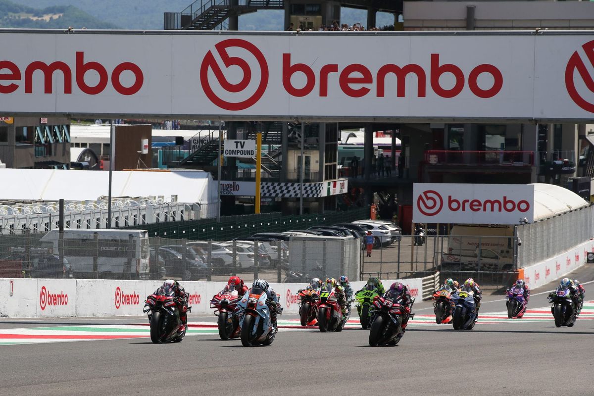 The start of the MotoGP sprint race at Mugello