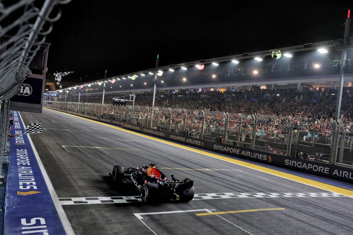 Verstappen breaks Singapore win drought while Hamilton nosedives