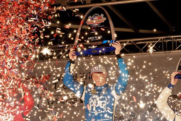 Newgarden wins incident-filled IndyCar Gateway thriller despite spin