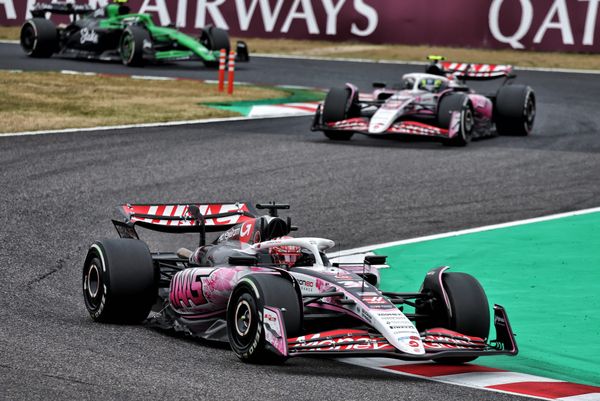Esteban Ocon and Ollie Bearman, Haas, F1