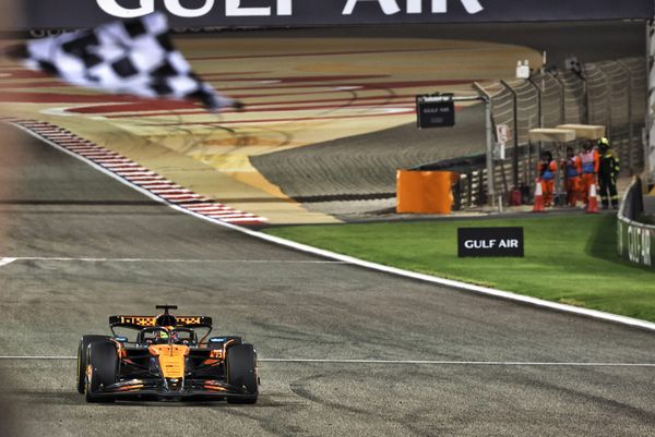 Dominant Bahrain win puts Piastri in range of scrappy Norris