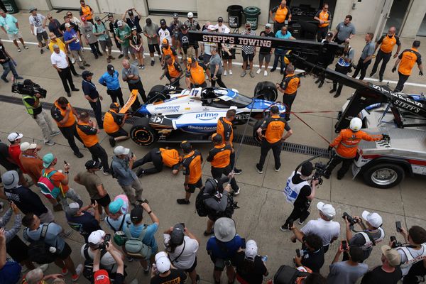 Larson crash, wind havoc - what we learned from Indy 500's Fast Friday